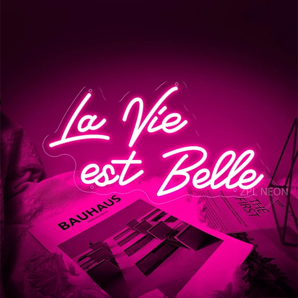 La Vie est Belle