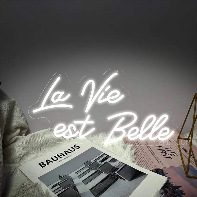 La Vie est Belle